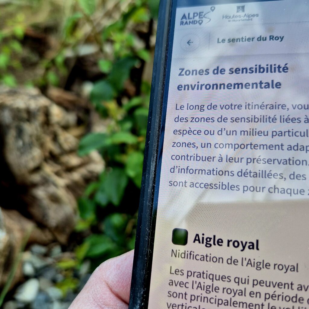 L'écran d'un téléphone où on peu lire "zones de sensibilité environnementale"