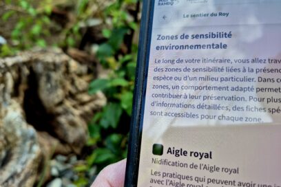 L'écran d'un téléphone où on peu lire "zones de sensibilité environnementale" - Agrandir l'image, fenêtre modale
