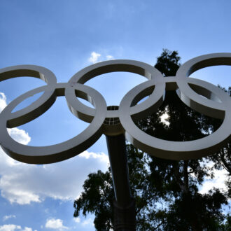 Anneaux olympiques en métal