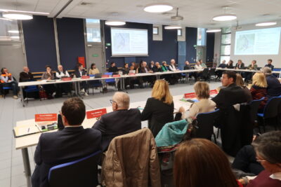 Agrandir l'image 1 sur 2, fenêtre modale