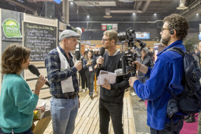 Interview sur le stand des Hautes-Alpes - Agrandir l'image 11 sur 25, fenêtre modale