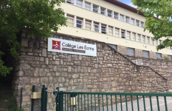 Entrée du collège Les Écrins