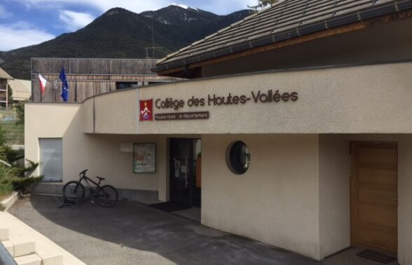 Entrée du collège des Hautes Vallées