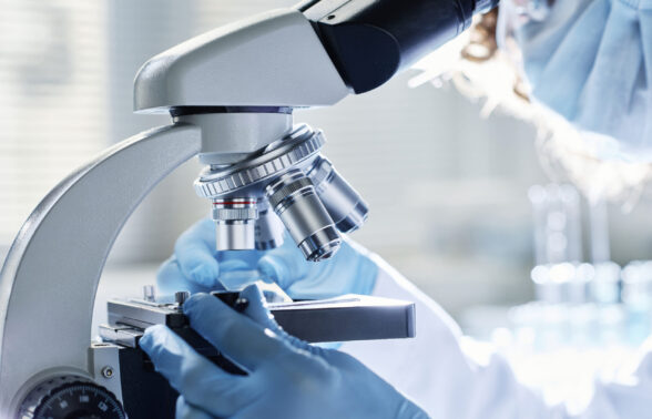 Microscope de laboratoire