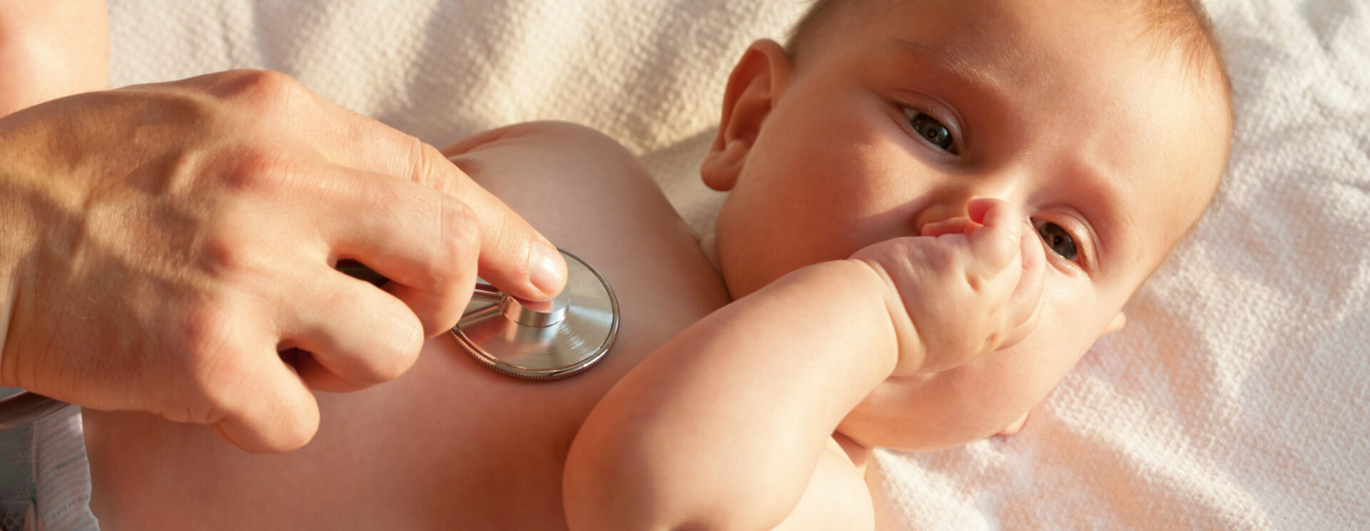 Bébé lors d'une consultation médicale