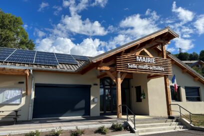 Façade de la salle multi-activités de Buissard - Agrandir l'image, fenêtre modale