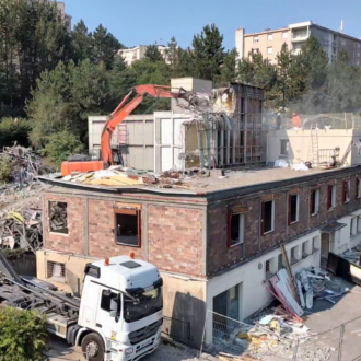 Photographie du chantier de construction du bâtiment des Archives