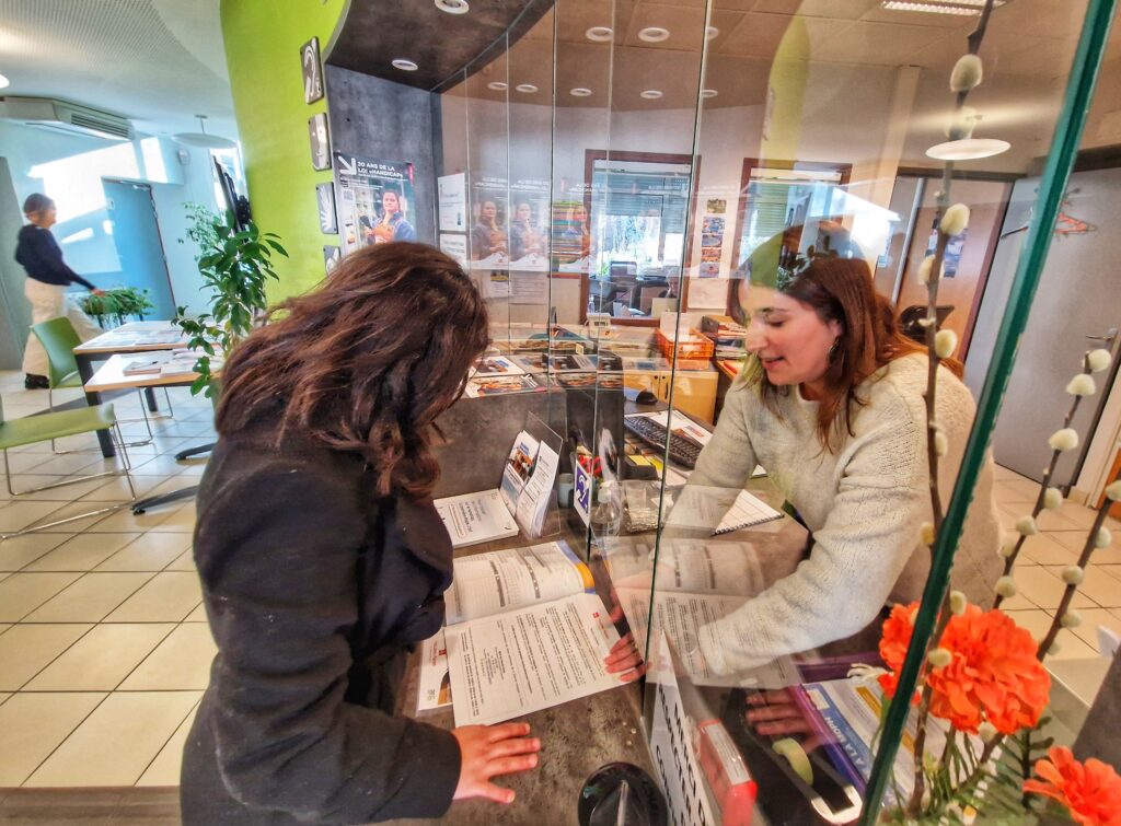 accueil à la maison départementale des personnes handicapées de gap, hautes-alpes - Agrandir l'image, fenêtre modale